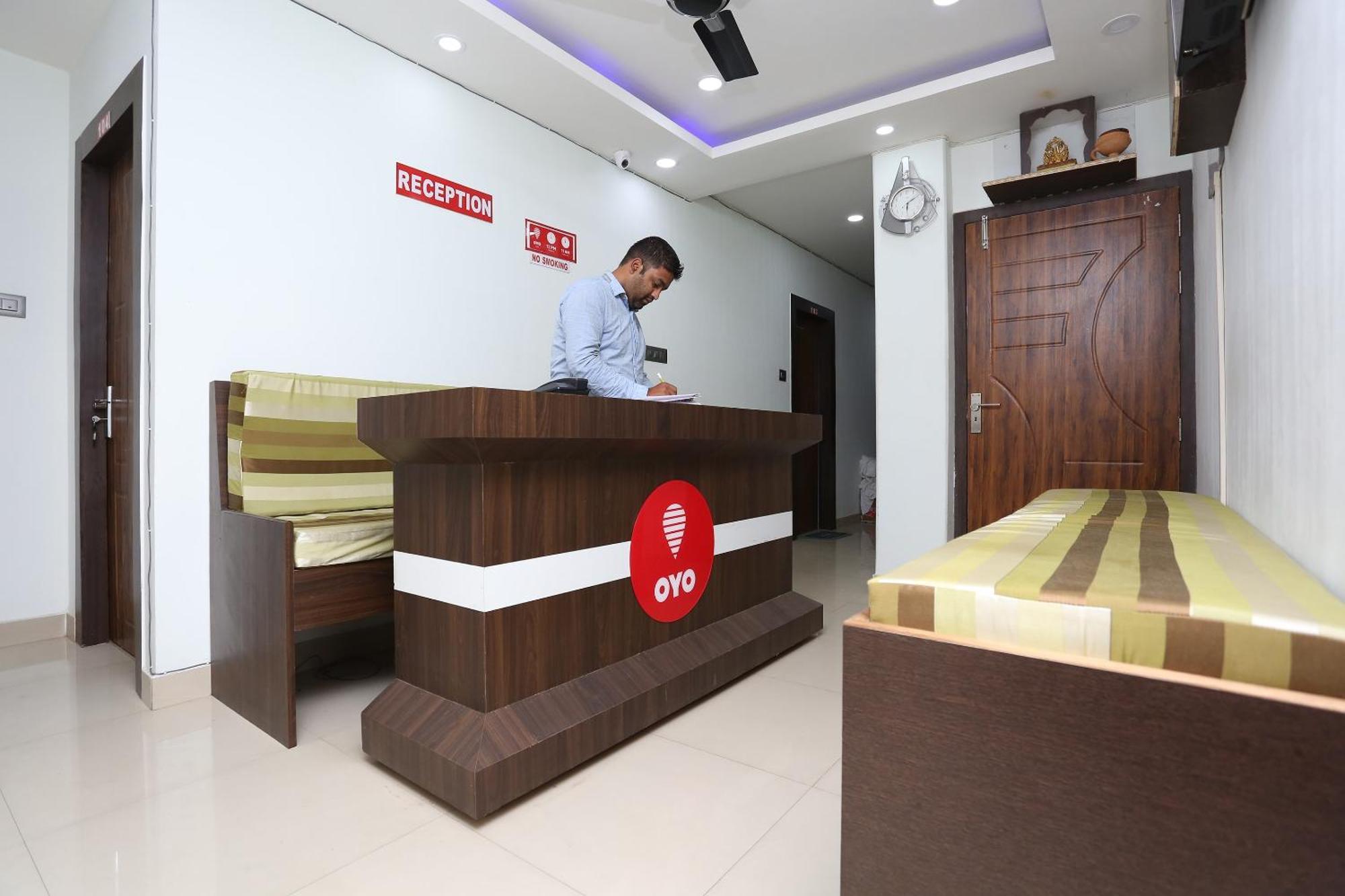 Hotel O Aashray Guest House Гувахати Екстериор снимка