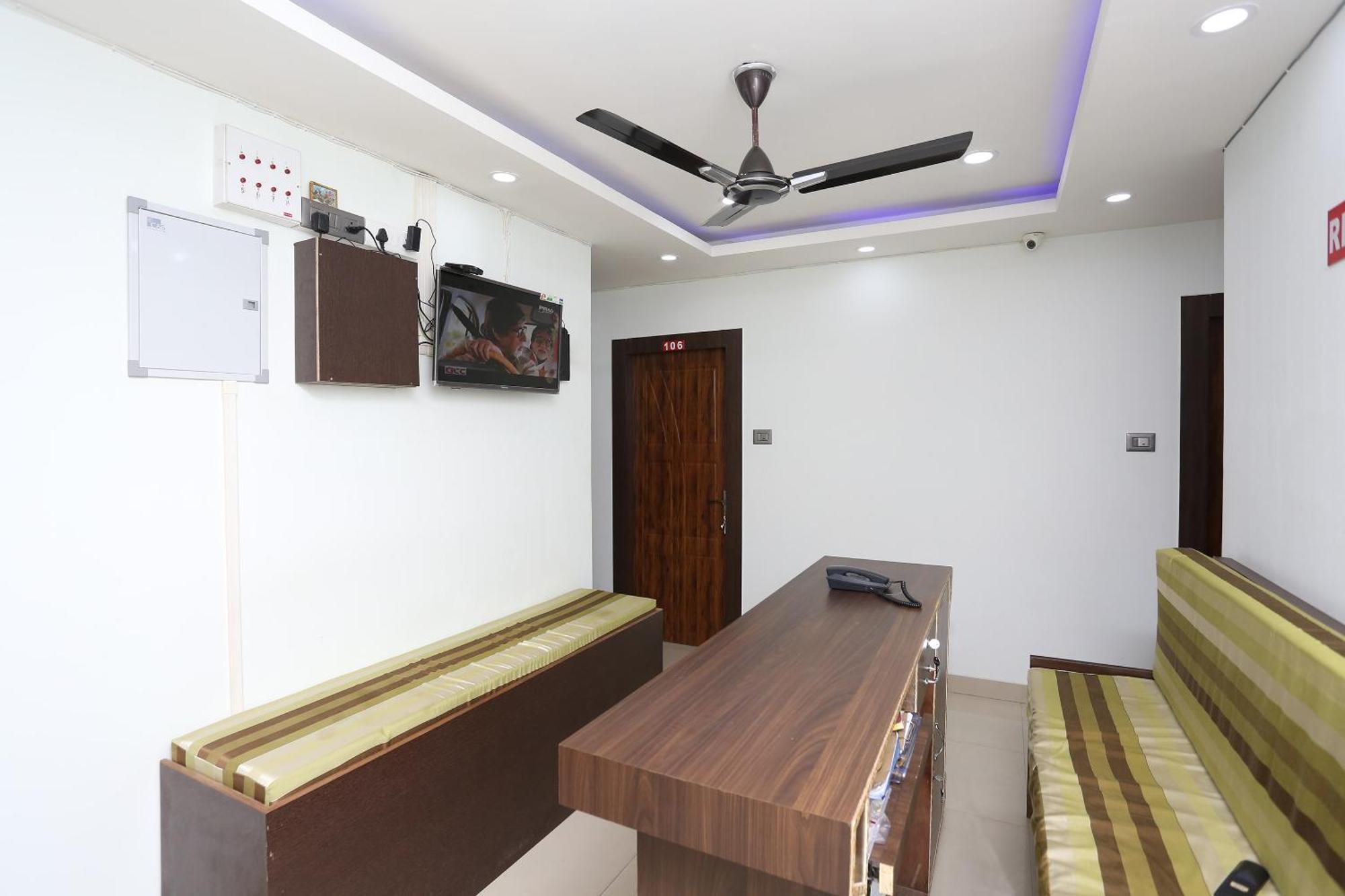 Hotel O Aashray Guest House Гувахати Екстериор снимка